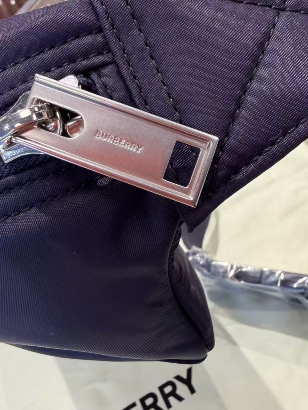 Burberry Navy Zip bum bag New - Picture 7 of 8